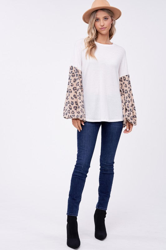 e Luna PLUS Animal Mixed Volume Sleeve Top