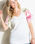 e Luna V-Neck Short Flair Sleeve Top