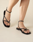 ELIO Flat Sandals