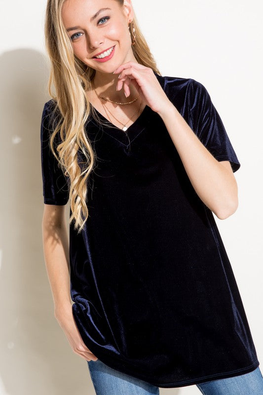 e Luna Velvet V-Neck Boxy Top