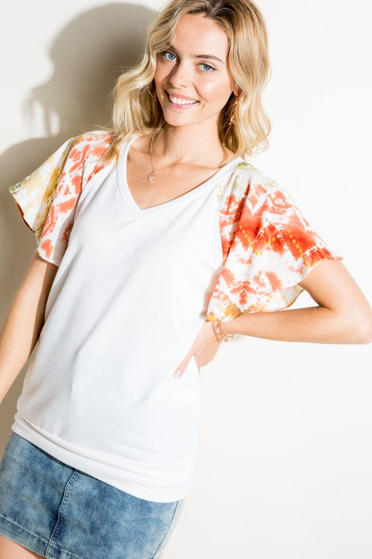 e Luna V-Neck Short Flair Sleeve Top