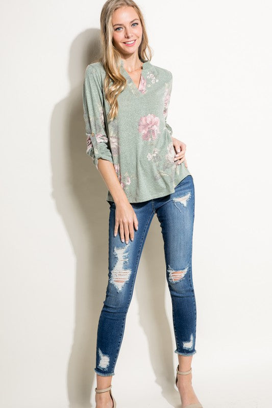 e Luna Floral Split Neck Top