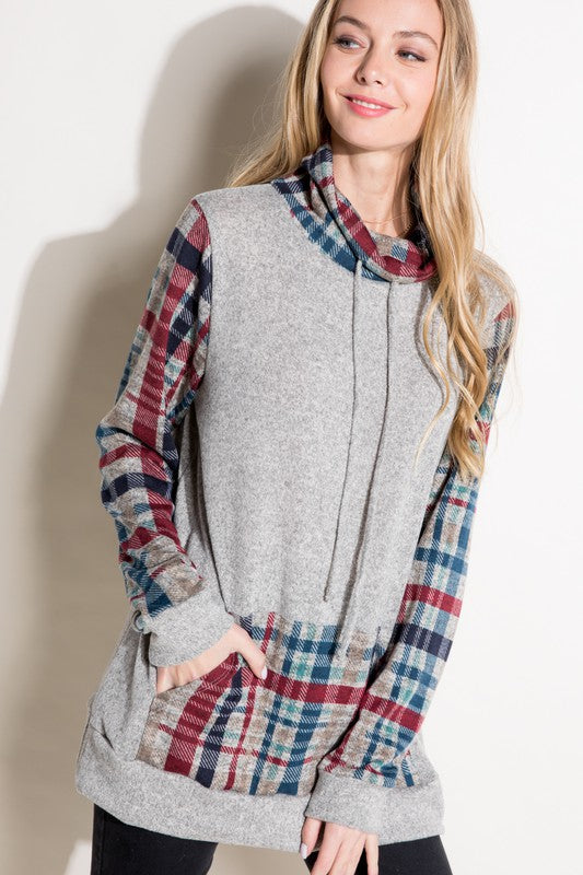 e Luna Plaid Mixed Turtle Neck Sweatshirt