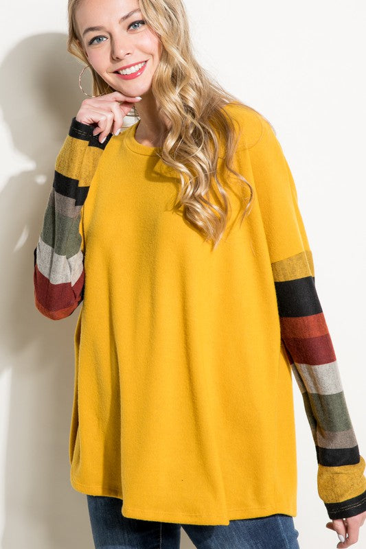 e Luna PLUS Cozy Colorblock Top