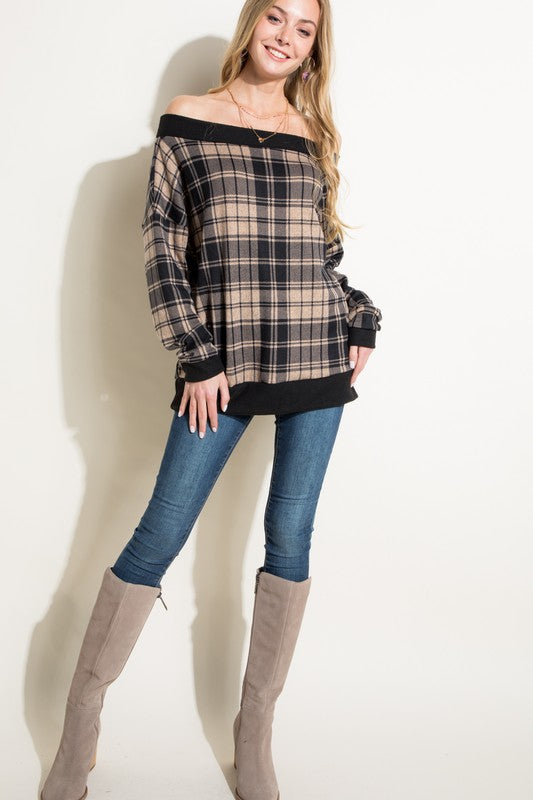 e Luna PLUS Plaid Off Shoulder Top