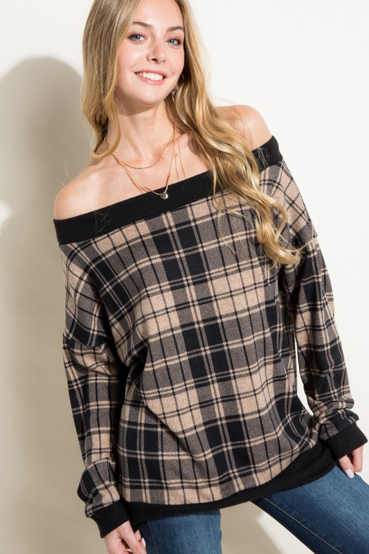 e Luna PLUS Plaid Off Shoulder Top