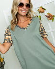 e Luna Cheetah Solid Mixed Tunic Top