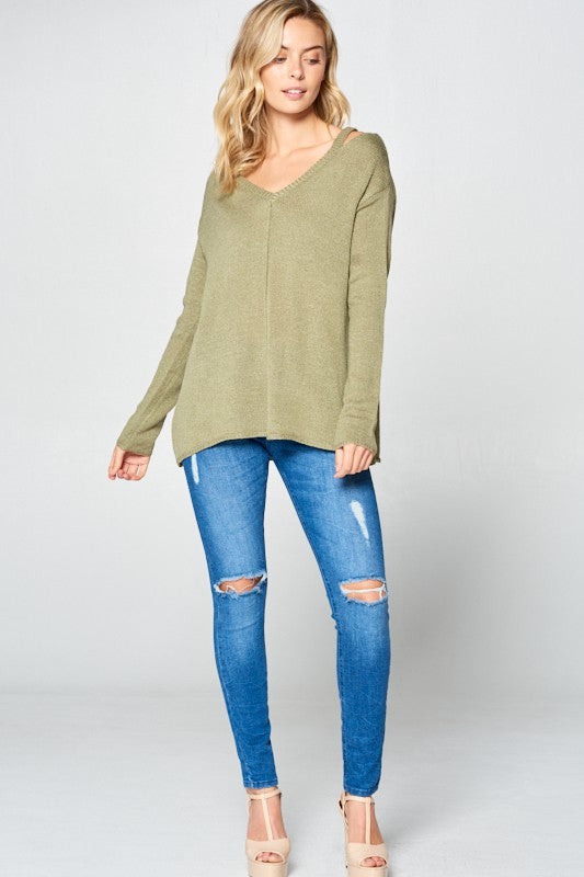 e Luna Solid Light Knit V-Neck Sweater