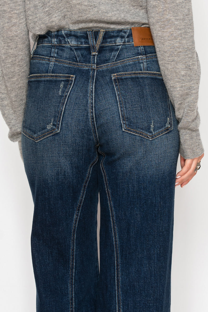 Artemis Vintage |Ultra High Rise Relaxed Flare Jeans