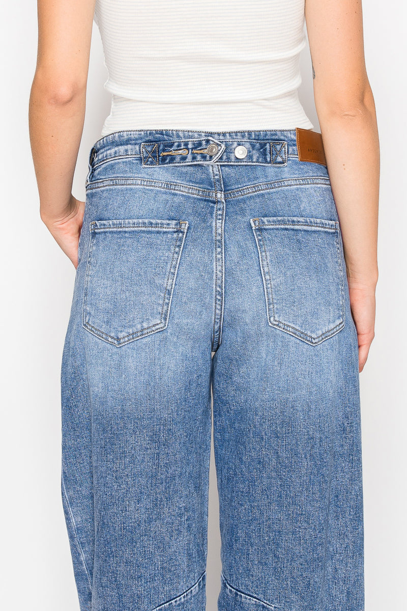 Artemis Vintage |Adjustable Strap Waistband Barrel Jeans