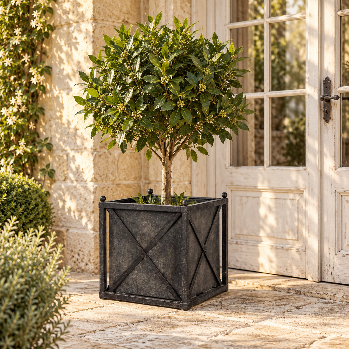 Park Hill Small Metal Estate Planter – Noir
