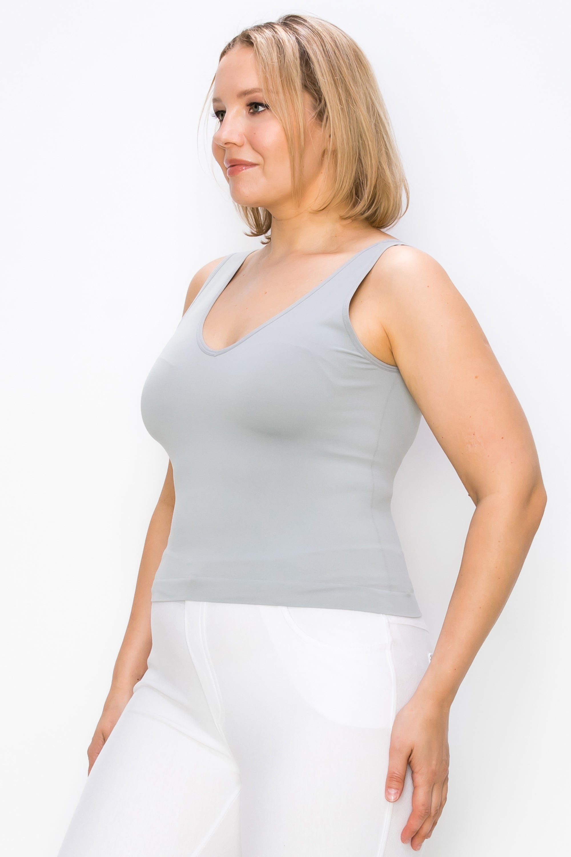 Yelete Reversible V-Neck & Scoop Neck Seamless Tank