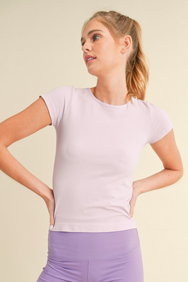 Yelete Seamless Crew Neck Short Sleeve Top