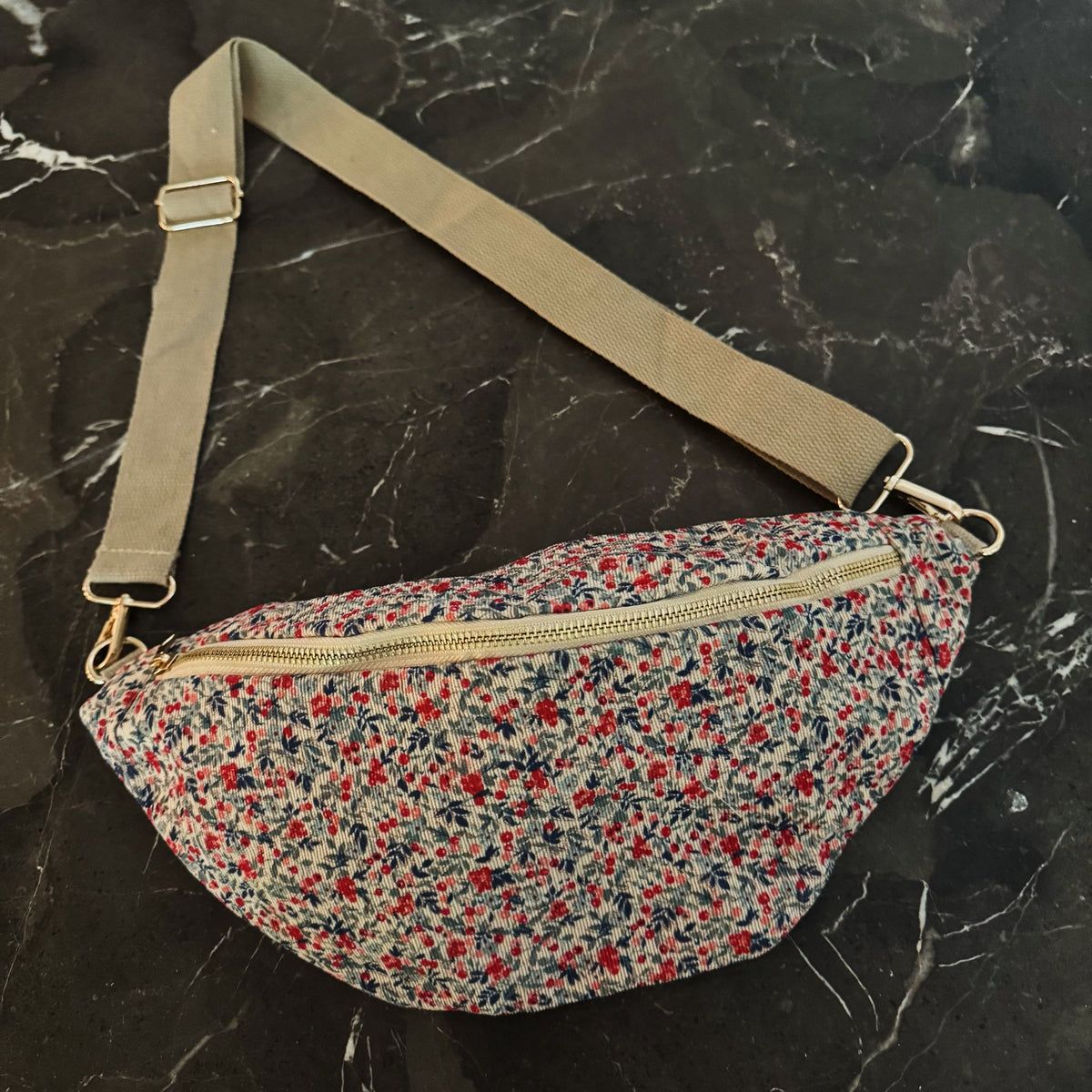 Vintage Floral Wide-Strap Sling Bag