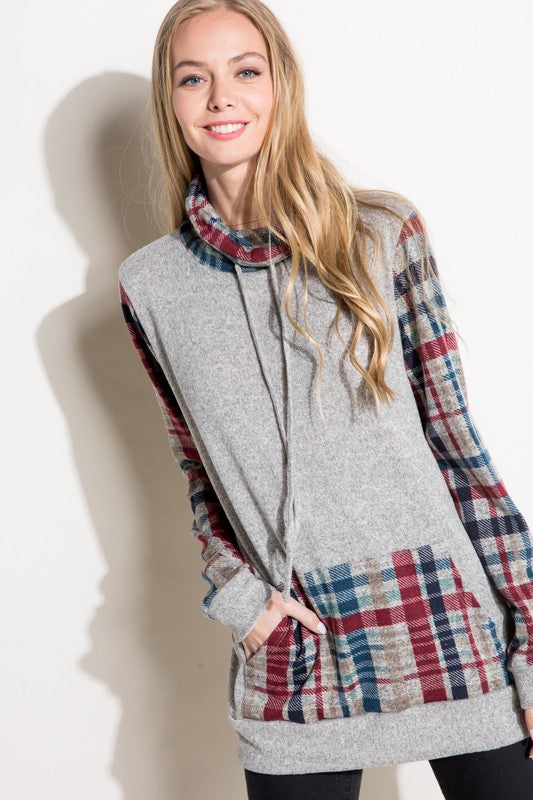 e Luna Plaid Mixed Turtle Neck Sweatshirt