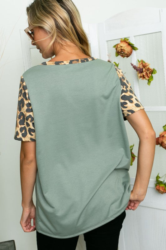 e Luna Cheetah Solid Mixed Tunic Top