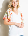 e Luna V-Neck Short Flair Sleeve Top