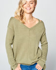 e Luna Solid Light Knit V-Neck Sweater