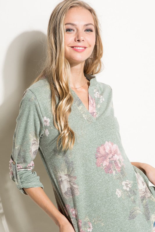 e Luna Floral Split Neck Top