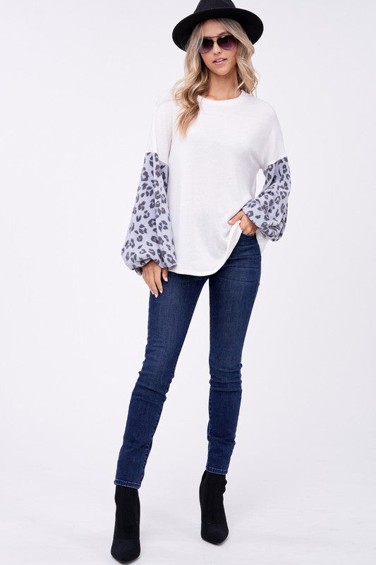 e Luna Animal Mixed Volume Sleeve Top