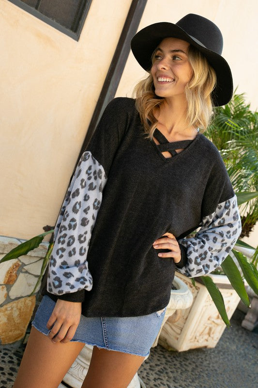 e Luna PLUS Animal Mixed Volume Sleeve Top