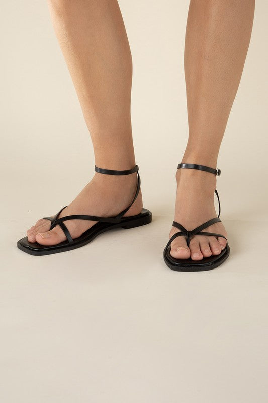 ELIO Flat Sandals