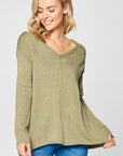 e Luna Solid Light Knit V-Neck Sweater