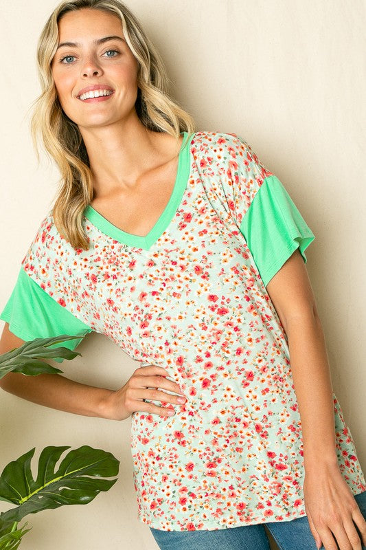 e Luna Dizzy Floral Solid Mix Boxy Top