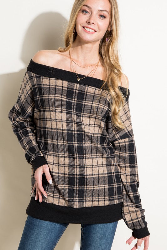 e Luna PLUS Plaid Off Shoulder Top