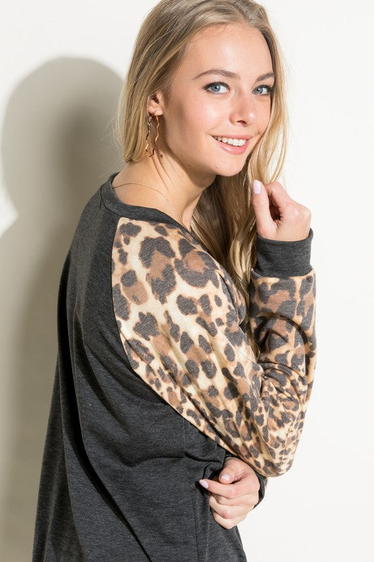 e Luna Animal Mix Sequin Pocket Sweatshirt