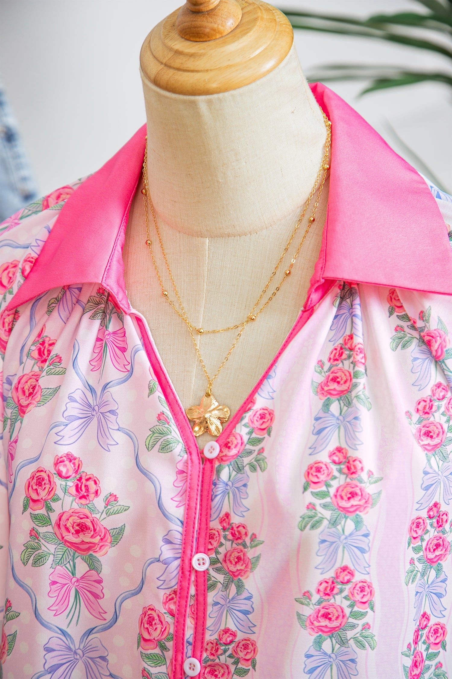Floral Collared V-Neck Ruffle 3/4 Sleeve Shirt