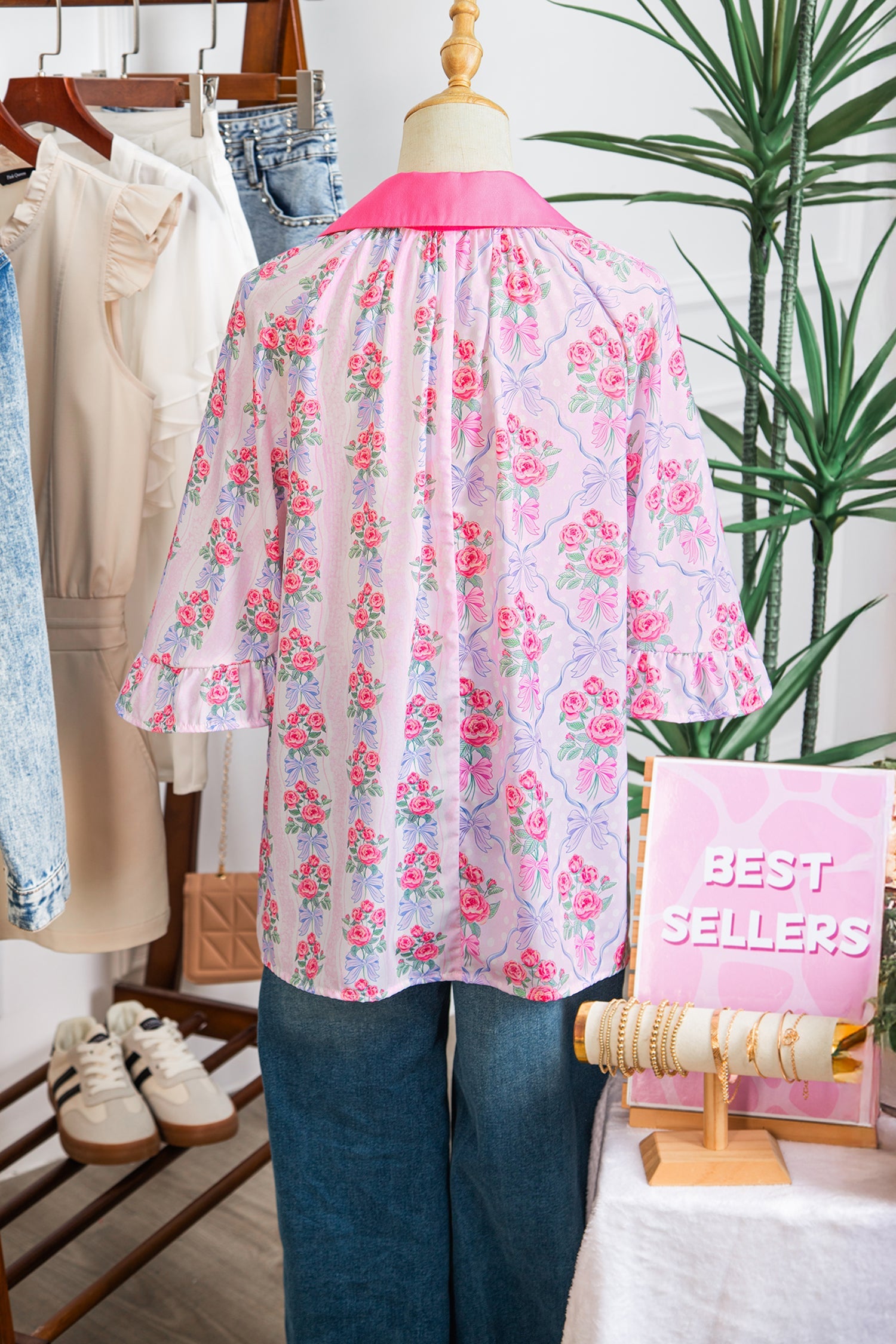 Floral Collared V-Neck Ruffle 3/4 Sleeve Shirt
