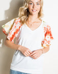 e Luna V-Neck Short Flair Sleeve Top