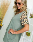 e Luna Cheetah Solid Mixed Tunic Top