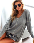 BiBi Contrast Stitching V-Neck Long Sleeve T-Shirt