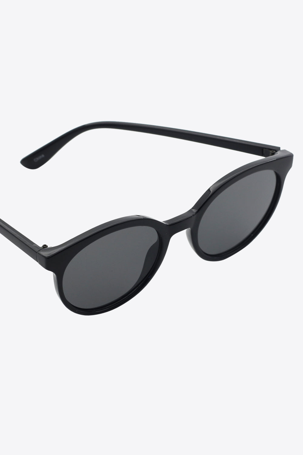 Round Full Rim Polycarbonate Frame Sunglasses - Online Only