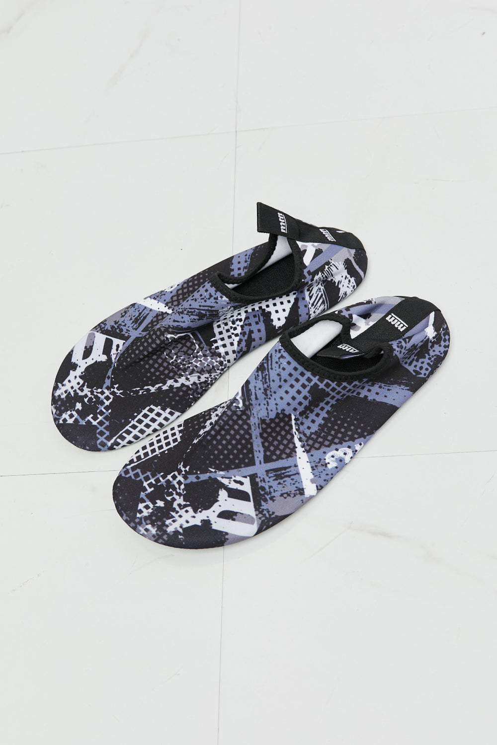 MMshoes On The Shore Water Shoes in Black Pattern - Online Only