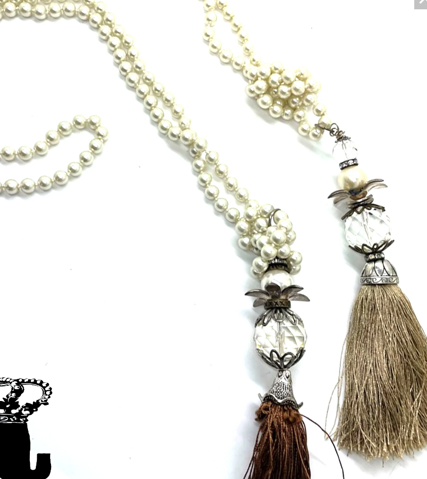Tanner&#39;s Tassel Pearl Necklace in Brown